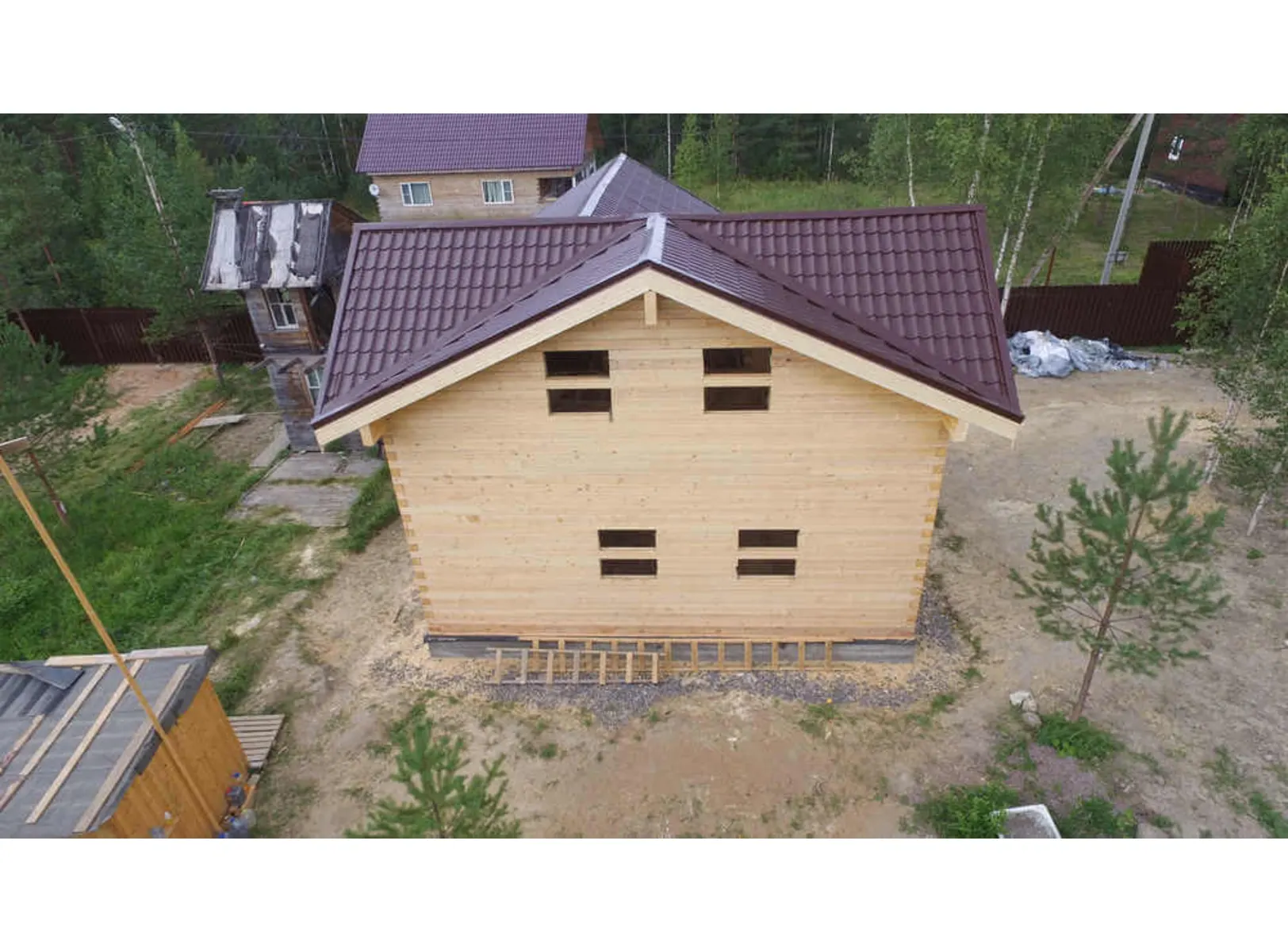Металлочерепица Grand Line Kvinta plus 0,45 Полиэстер RAL 3005 Красное вино