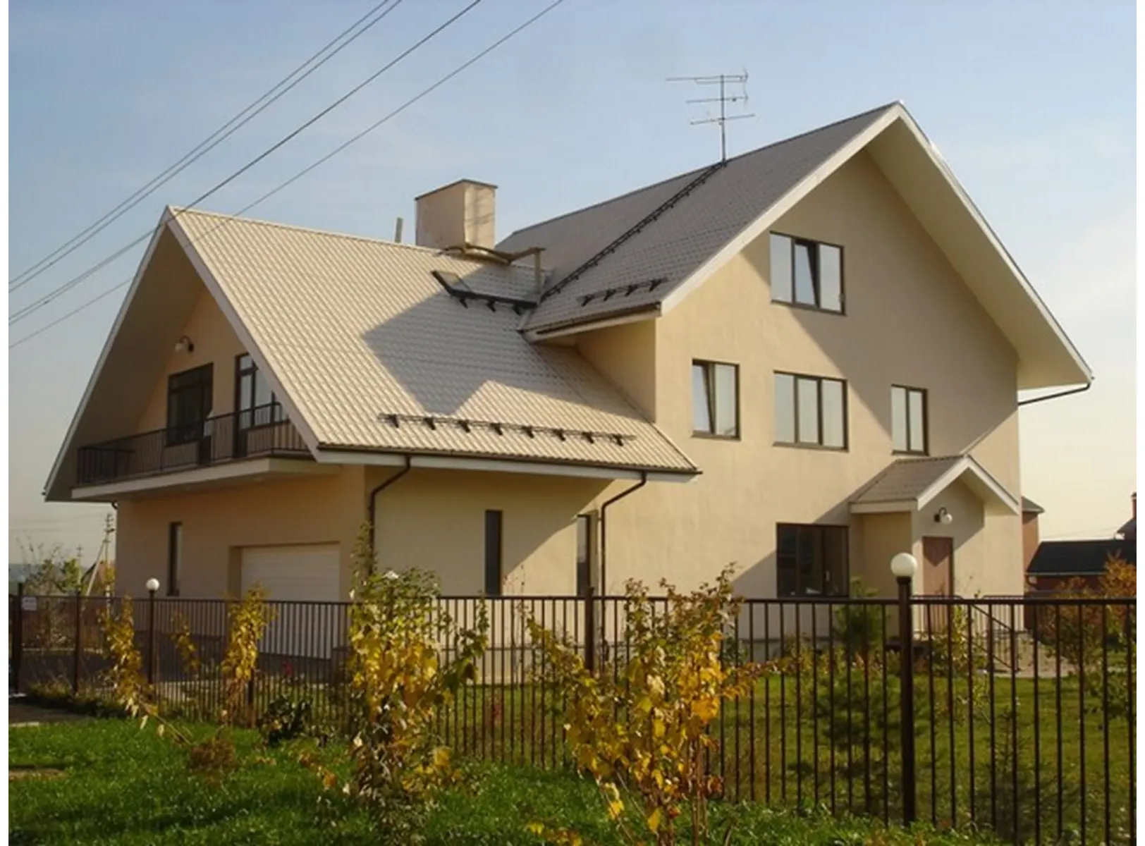 Металлочерепица Grand Line Kamea 0,45 Полиэстер RAL 1015 Светлая слоновая кость