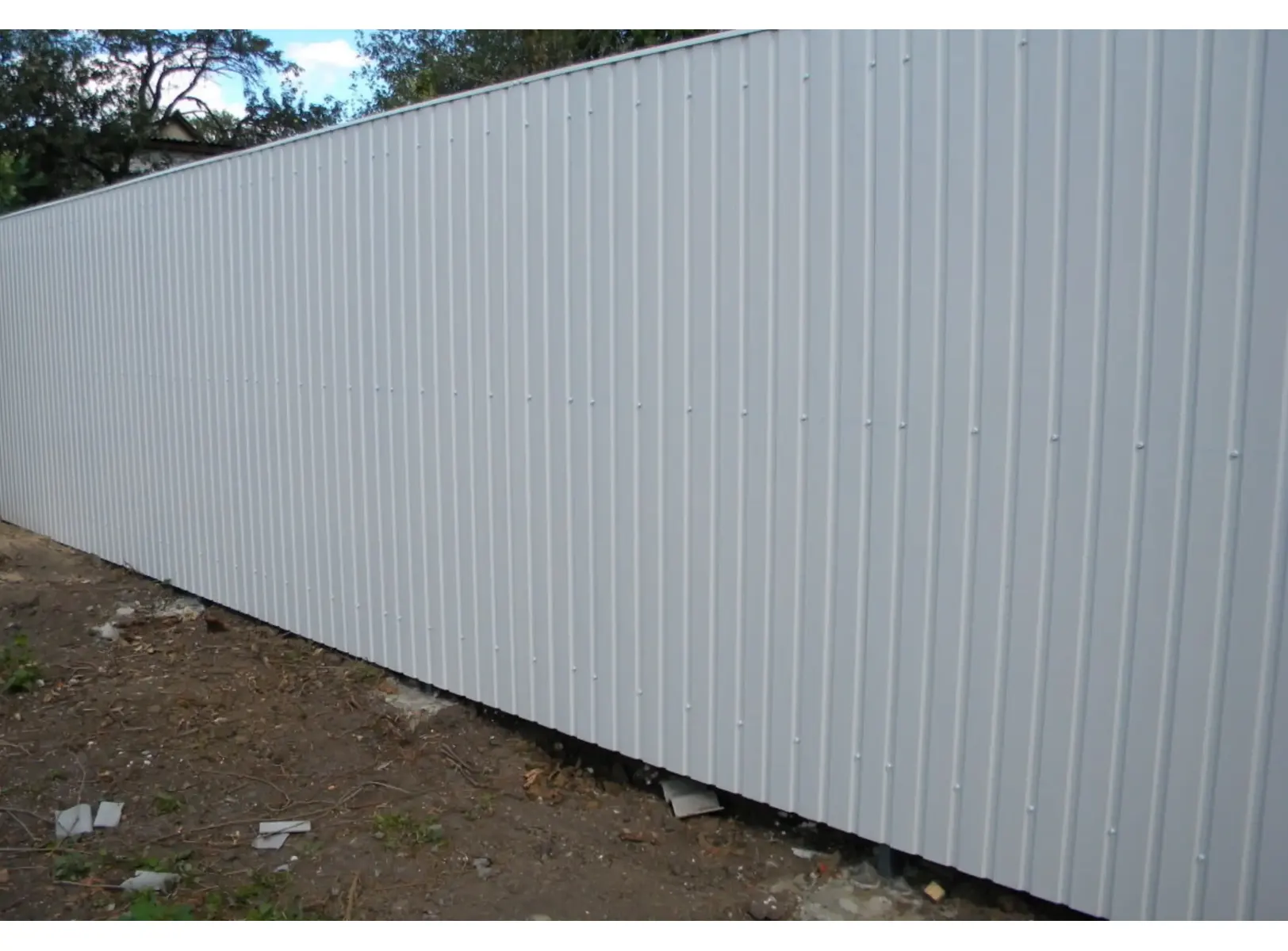 Профлист Grand Line C20В 0.45 Полиэстер RAL 9006 Бело-алюминиевый